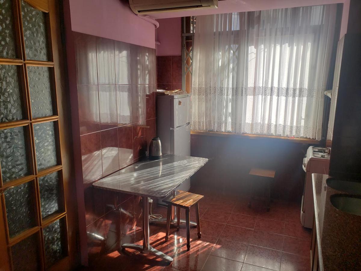 Intercity Hostel 巴统 外观 照片